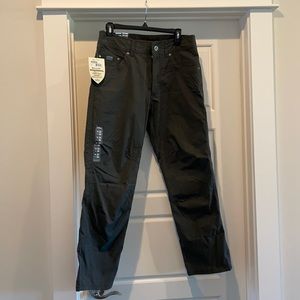 Kuhl Revolver Rogue 32x28. New with tags!